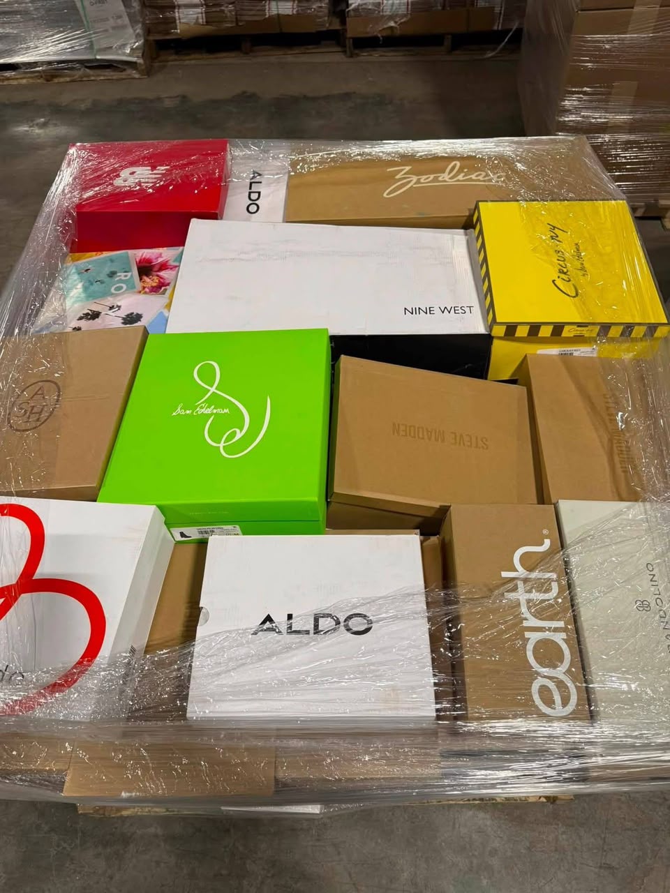 Shoes Pallets (100 Pieces) | Wholesale Shoes for Resellers - Image 3