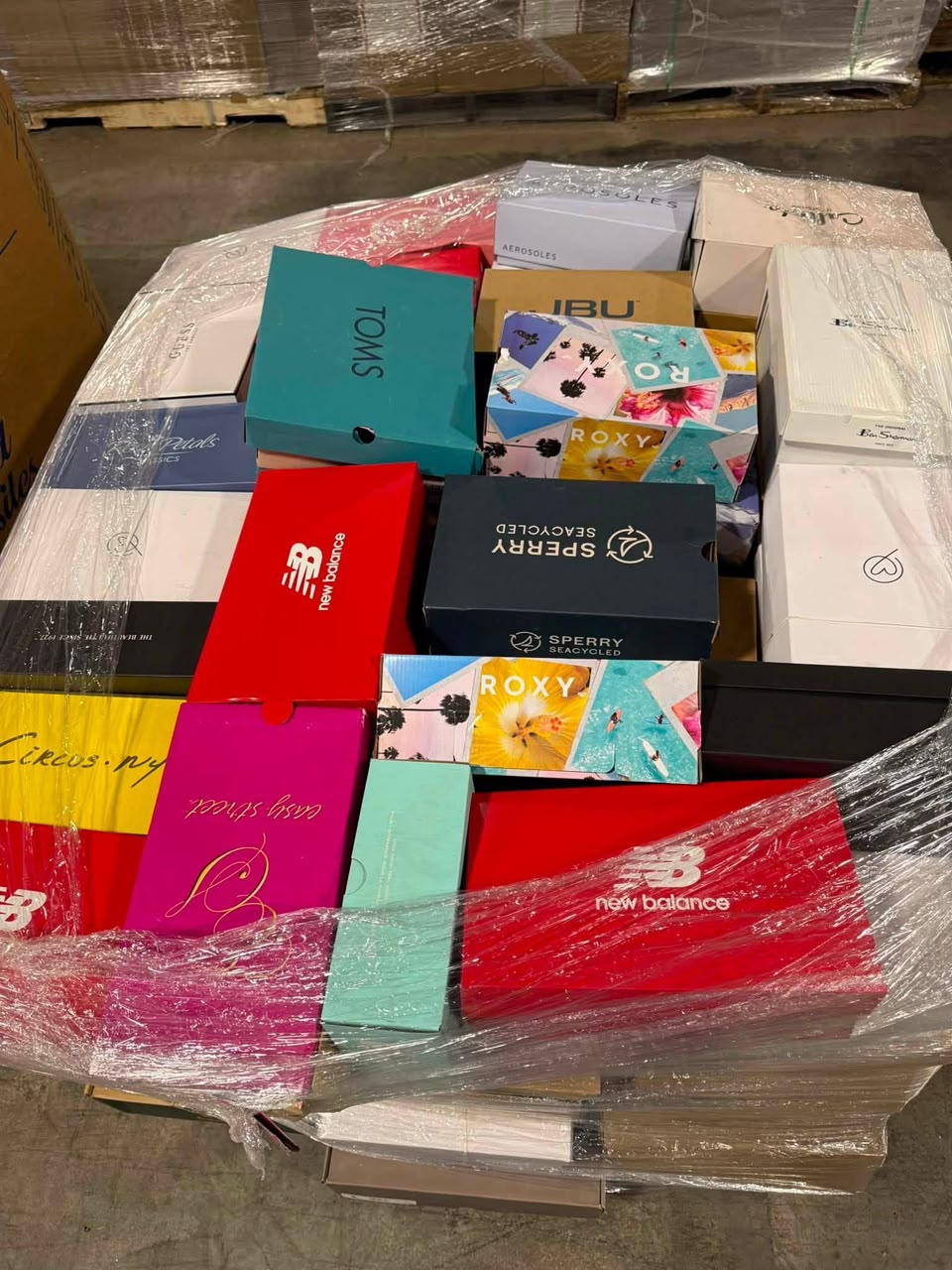 Shoes Pallets (100 Pieces) | Wholesale Shoes for Resellers - Image 2