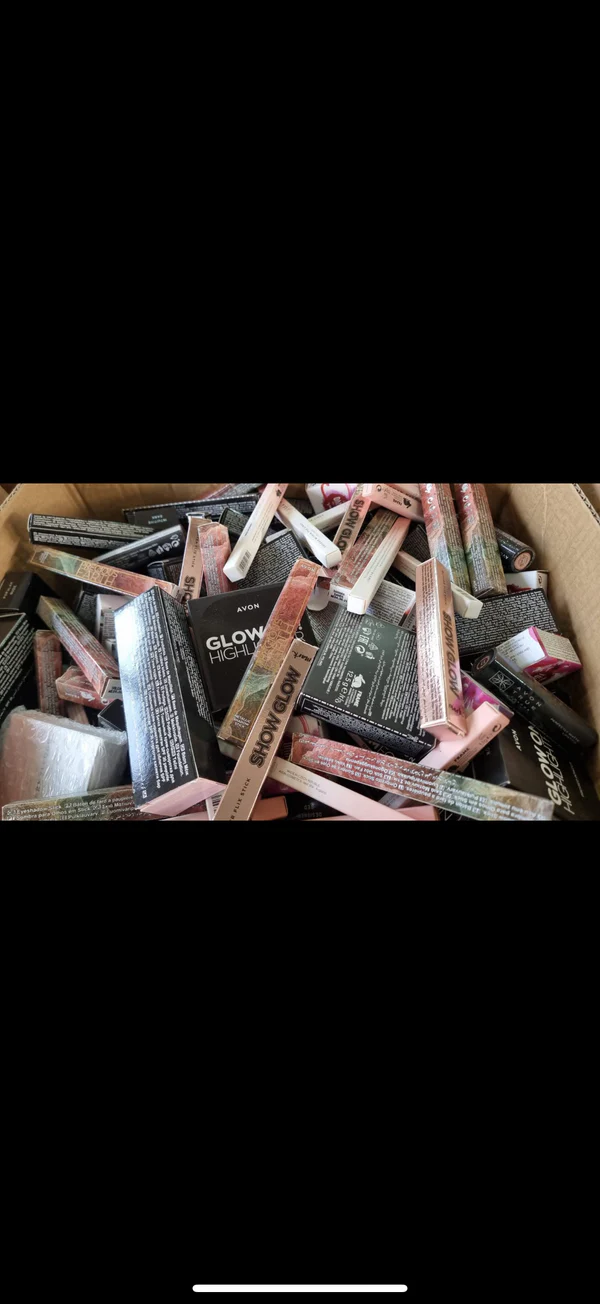 AVON Cosmetics Mix - Mystery Box - 100 Pcs Mix - Image 3
